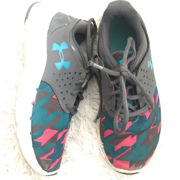 girls under armour tennis shoes